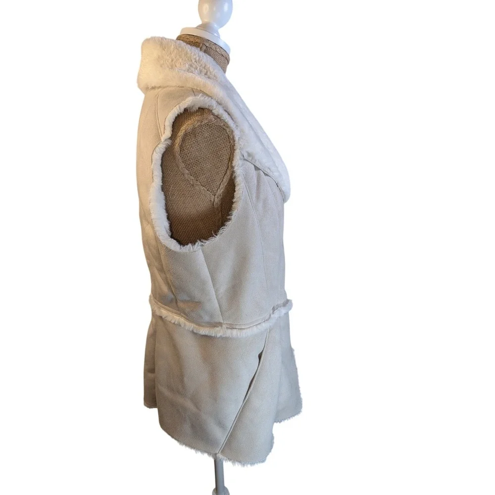 White House Black Market Faux Suede‎ Sherpa Lined Vest Beige Zip Cozy Women's M - Picture 4 of 10